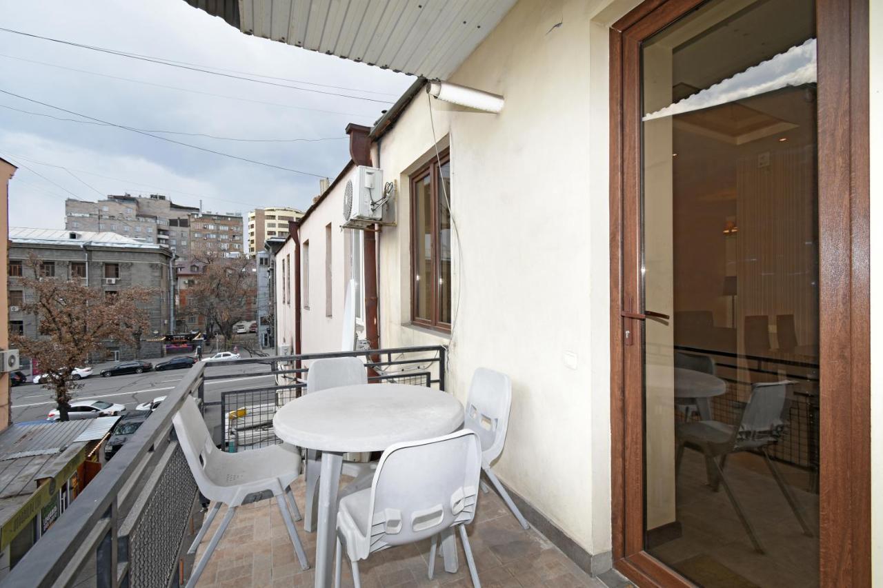 Galaxy Inn Luxury Hostel In Center Yerevan Exterior photo