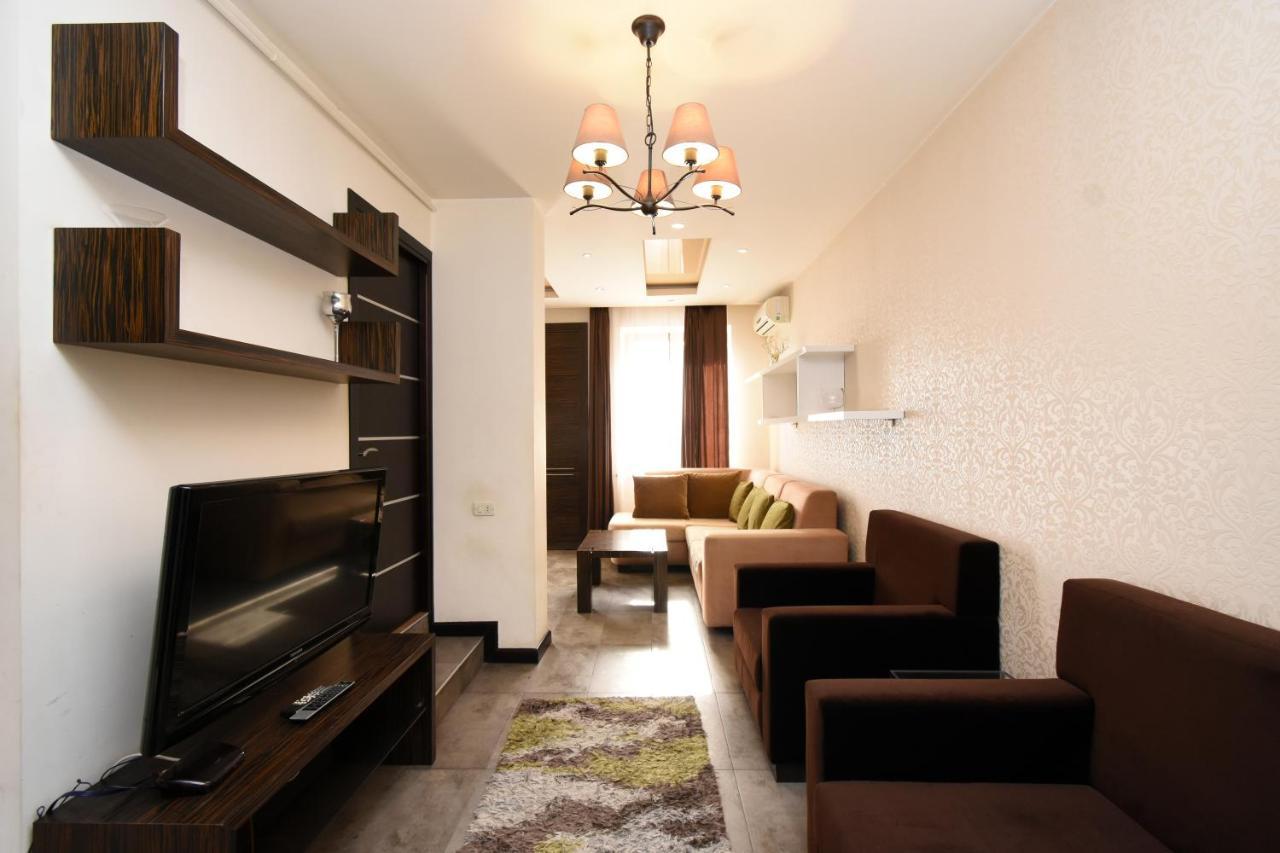 Galaxy Inn Luxury Hostel In Center Yerevan Exterior photo