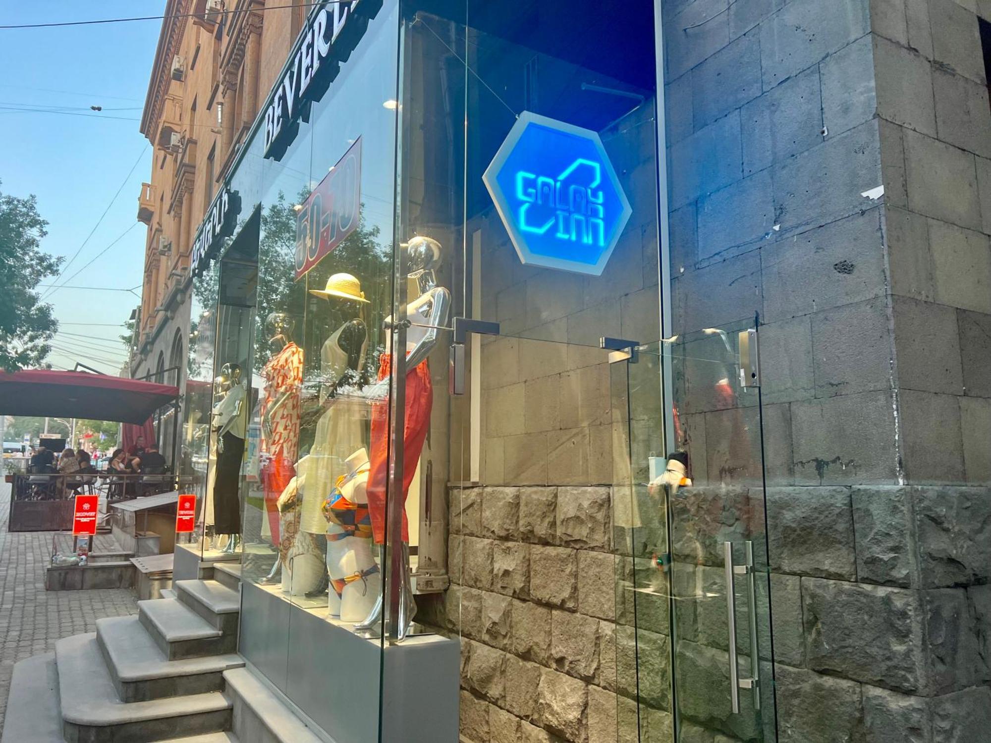 Galaxy Inn Luxury Hostel In Center Yerevan Exterior photo